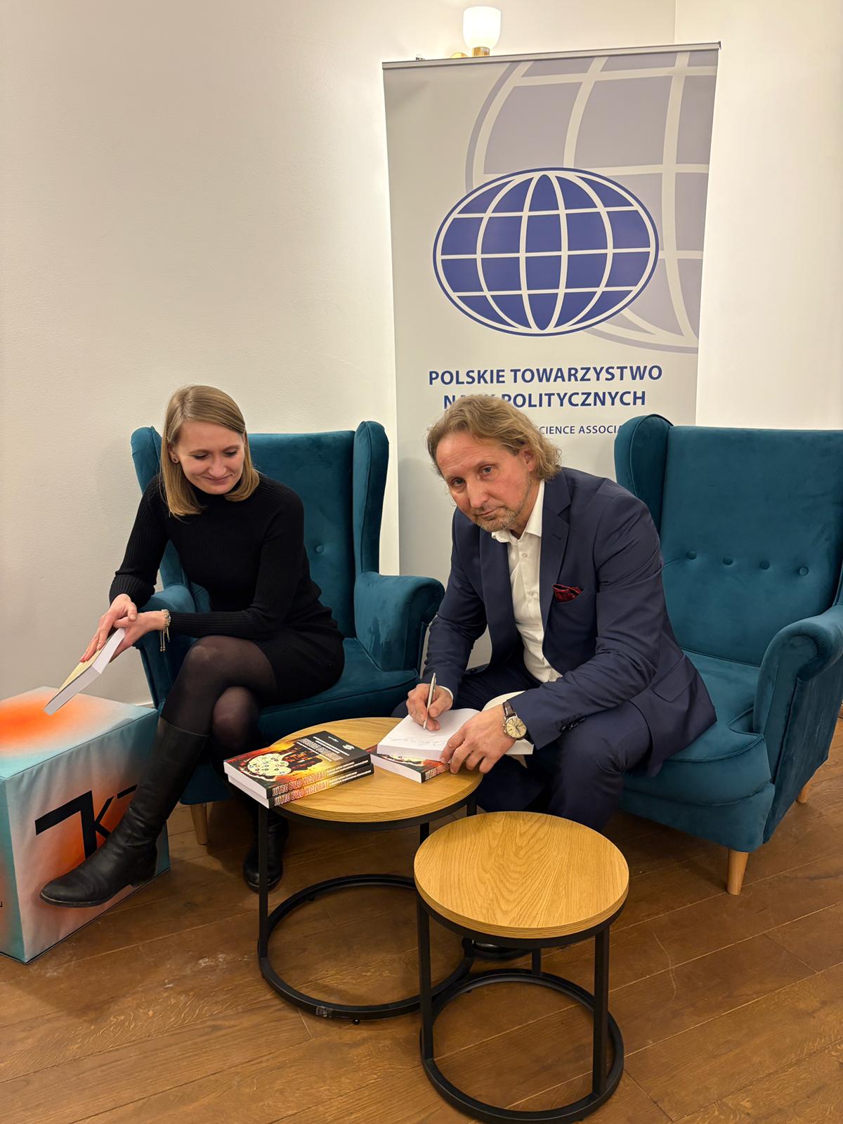 Promocja książki współautorstwa ekspertów Fundacji INFOSEC – zdjęcie 2