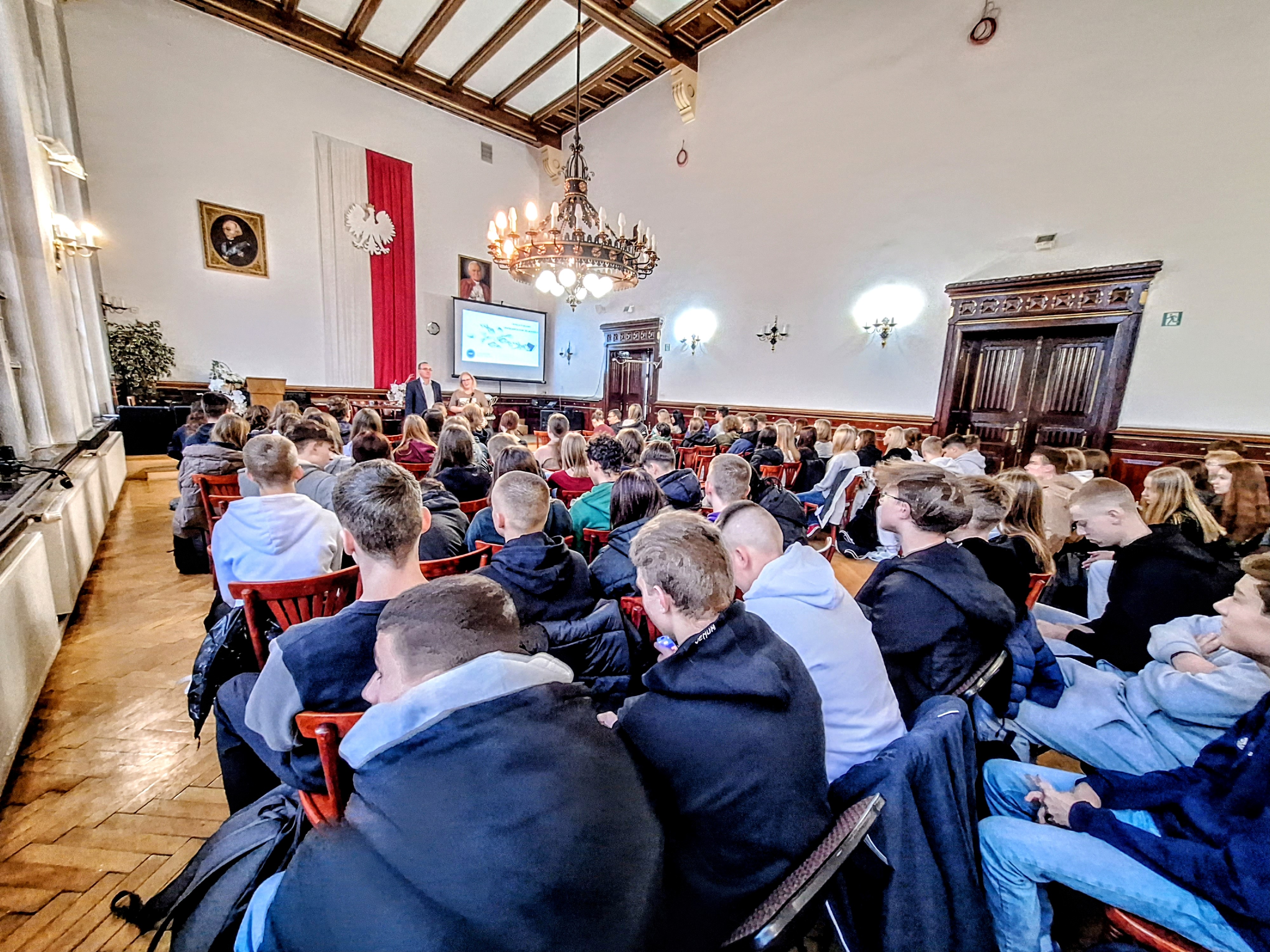 Szkolenia z edukcji ekonomicznej, cyberbezpieczeństwa i ochrony danych